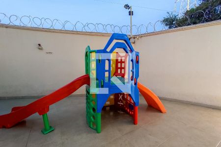 Apartamento para alugar com 130m², 4 quartos e 2 vagas Apartamento para alugar com 130m², 4 quartos e 2 vagasÁrea Comum - Playground