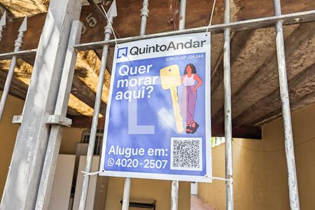 Casa à venda com 150m², 3 quartos e 2 vagas Casa à venda com 150m², 3 quartos e 2 vagasFachada
