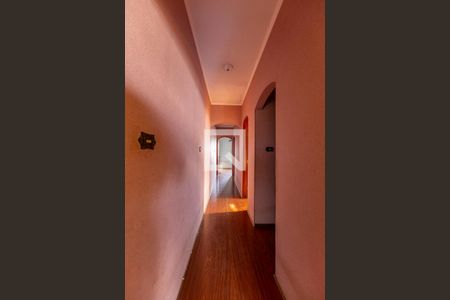 Corredor Dormitórios de casa à venda com 4 quartos, 209m² em Cidade São Jorge, Santo André