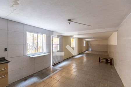 Casa à venda com 209m², 4 quartos e 2 vagasPorão