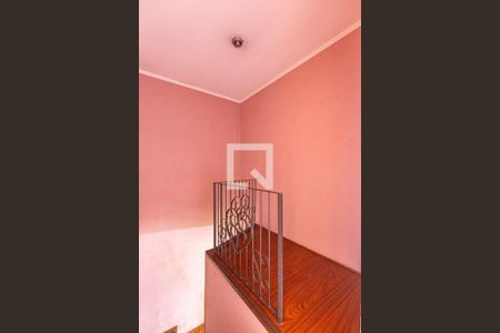 Escada Dormitórios de casa à venda com 4 quartos, 209m² em Cidade São Jorge, Santo André