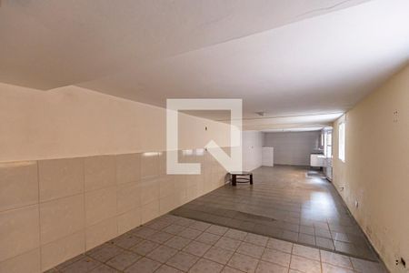 Casa à venda com 209m², 4 quartos e 2 vagasPorão