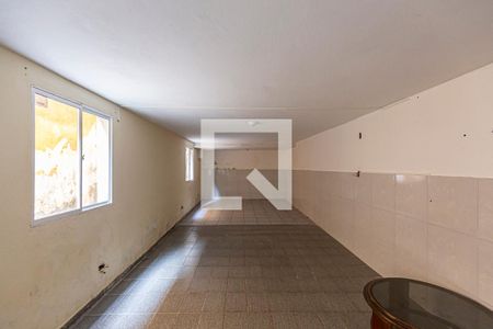 Casa à venda com 209m², 4 quartos e 2 vagasPorão