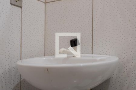 Banheiro de apartamento à venda com 1 quarto, 40m² em Protásio Alves, Porto Alegre