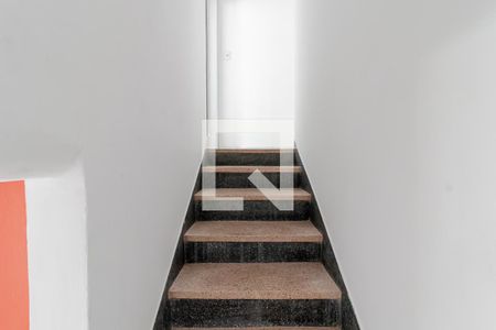 Escadas de casa à venda com 4 quartos, 100m² em São João Clímaco, São Paulo