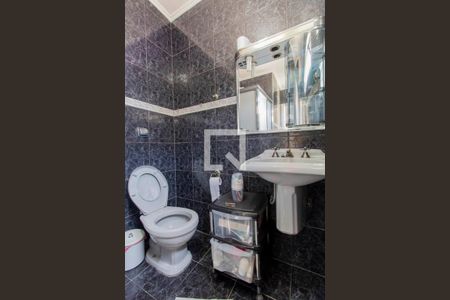 Casa à venda com 200m², 3 quartos e 4 vagasBanheiro Suíte 2