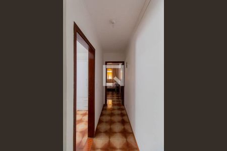 Casa à venda com 200m², 3 quartos e 4 vagasCorredor