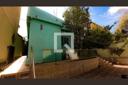 Casa à venda com 200m², 3 quartos e 4 vagas Casa à venda com 200m², 3 quartos e 4 vagasQuintal