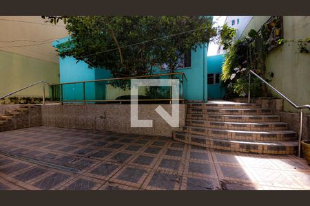 Casa à venda com 200m², 3 quartos e 4 vagas Casa à venda com 200m², 3 quartos e 4 vagasQuintal