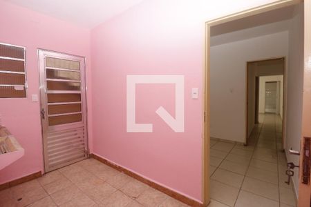 Casa à venda com 100m², 2 quartos e sem vagaÁrea de Serviço