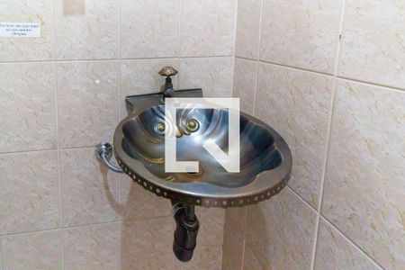 Casa à venda com 240m², 4 quartos e 2 vagasBanheiro