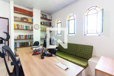 Casa à venda com 240m², 4 quartos e 2 vagasQuarto