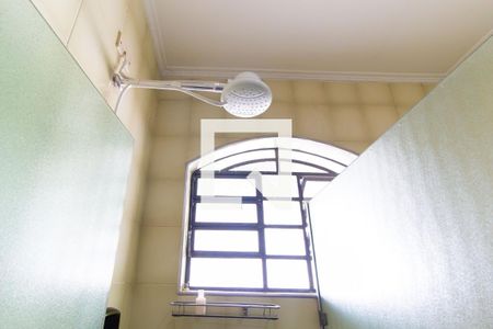 Casa à venda com 240m², 4 quartos e 2 vagasBanheiro