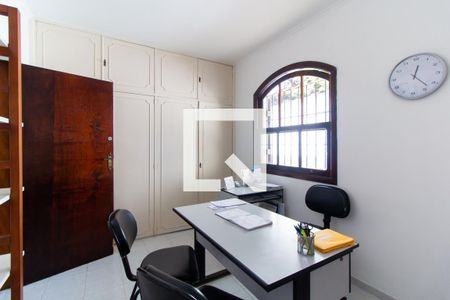 Casa à venda com 240m², 4 quartos e 2 vagasQuarto