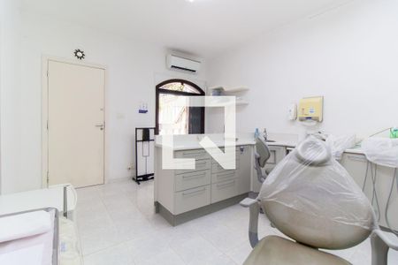 Casa à venda com 240m², 4 quartos e 2 vagasQuarto