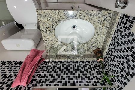 Apartamento à venda com 78m², 3 quartos e 2 vagas Apartamento à venda com 78m², 3 quartos e 2 vagasBanheiro Social