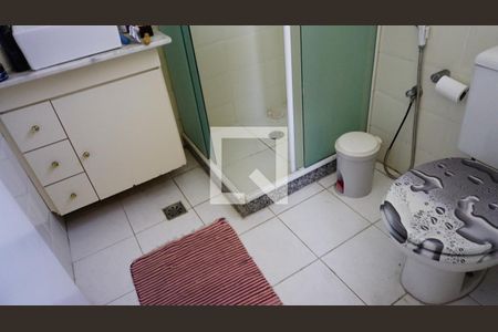Apartamento à venda com 180m², 3 quartos e 3 vagasBanheiro Suite