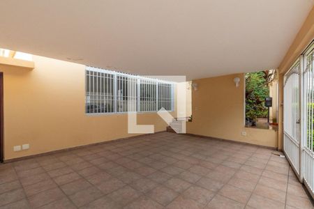 Casa à venda com 360m², 14 quartos e 3 vagas Casa à venda com 360m², 14 quartos e 3 vagasGaragem