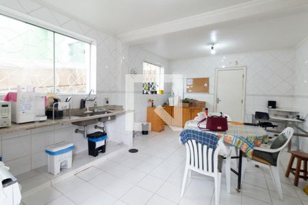 Casa à venda com 360m², 14 quartos e 3 vagas Casa à venda com 360m², 14 quartos e 3 vagasCozinha