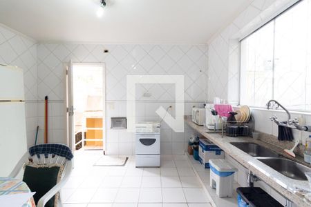 Casa à venda com 360m², 14 quartos e 3 vagas Casa à venda com 360m², 14 quartos e 3 vagasCozinha