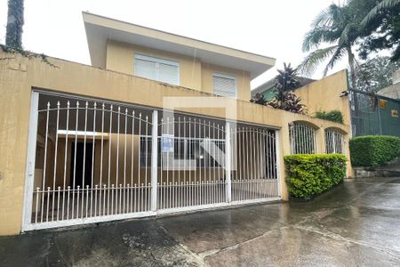 Casa à venda com 360m², 14 quartos e 3 vagas Casa à venda com 360m², 14 quartos e 3 vagasFachada