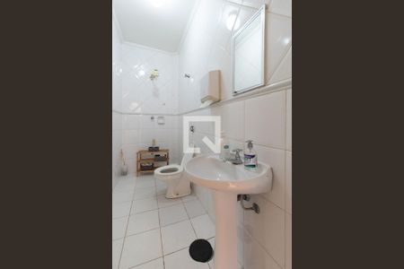 Casa à venda com 360m², 14 quartos e 3 vagas Casa à venda com 360m², 14 quartos e 3 vagasBanheiro