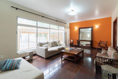 Sala de casa para alugar com 14 quartos, 260m² em Sumaré, São Paulo