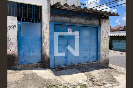 Casa à venda com 130m², 5 quartos e 1 vagaFachada