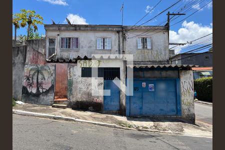 Casa à venda com 130m², 5 quartos e 1 vagaFachada