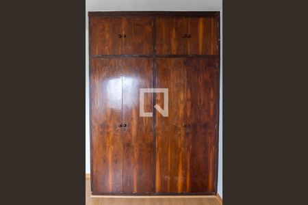 Apartamento à venda com 56m², 2 quartos e 1 vagaQuarto 2 - Armários