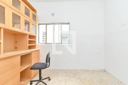 Casa à venda com 200m², 5 quartos e 4 vagas Casa à venda com 200m², 5 quartos e 4 vagasQuarto 3 - 2 piso