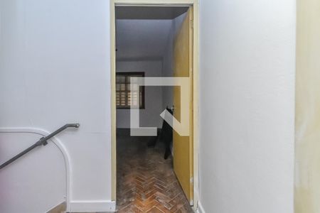 Casa à venda com 200m², 5 quartos e 4 vagas Casa à venda com 200m², 5 quartos e 4 vagasCorredor 2 piso