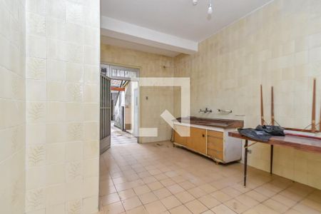 Casa à venda com 200m², 5 quartos e 4 vagas Casa à venda com 200m², 5 quartos e 4 vagasCozinha Térreo