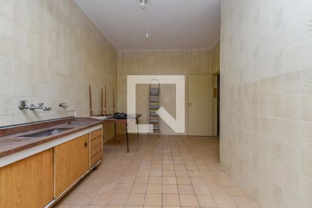 Casa à venda com 200m², 5 quartos e 4 vagas Casa à venda com 200m², 5 quartos e 4 vagasCozinha Térreo