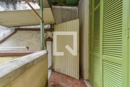 Casa à venda com 200m², 5 quartos e 4 vagas Casa à venda com 200m², 5 quartos e 4 vagasVaranda do Quarto 5