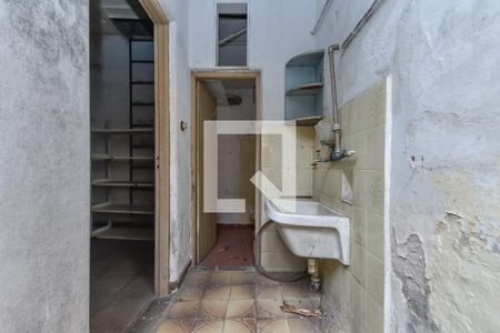 Casa à venda com 200m², 5 quartos e 4 vagas Casa à venda com 200m², 5 quartos e 4 vagasEdícula