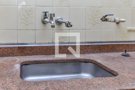 Casa à venda com 200m², 5 quartos e 4 vagas Casa à venda com 200m², 5 quartos e 4 vagasCozinha Térreo