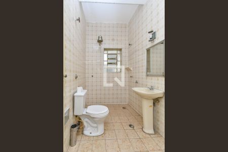 Casa à venda com 200m², 5 quartos e 4 vagas Casa à venda com 200m², 5 quartos e 4 vagasBanheiro Térreo