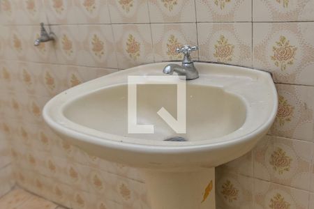 Casa à venda com 200m², 5 quartos e 4 vagas Casa à venda com 200m², 5 quartos e 4 vagasBanheiro Térreo