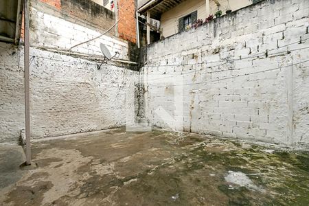 Casa à venda com 55m², 1 quarto e sem vagaQuintal