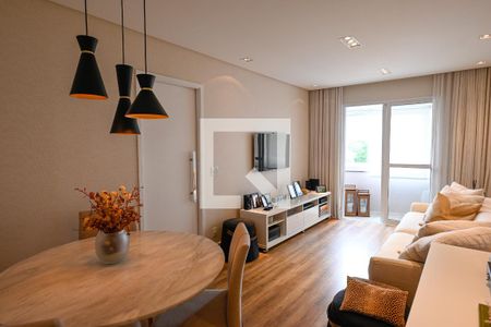 Sala de apartamento para alugar com 2 quartos, 70m² em Vila Moinho Velho, São Paulo