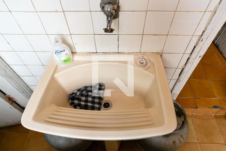 Casa à venda com 96m², 2 quartos e 1 vagaÁrea de serviço