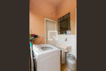 Casa à venda com 96m², 2 quartos e 1 vagaÁrea de serviço