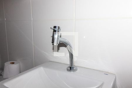 Casa de condomínio à venda com 36m², 2 quartos e sem vagaBanheiro - torneira