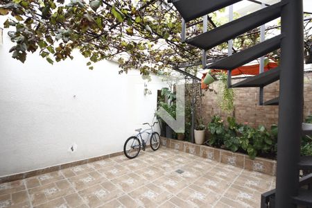 Casa à venda com 250m², 3 quartos e 4 vagasQuintal