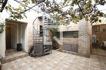 Casa à venda com 250m², 3 quartos e 4 vagasQuintal