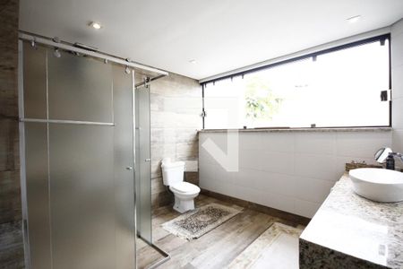 Casa à venda com 250m², 3 quartos e 4 vagasSuíte