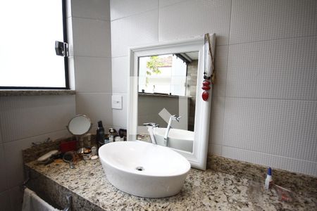 Casa à venda com 250m², 3 quartos e 4 vagasSuíte