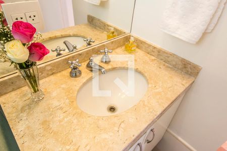 Apartamento à venda com 98m², 2 quartos e 2 vagasDetalhe do Banheiro da Suite