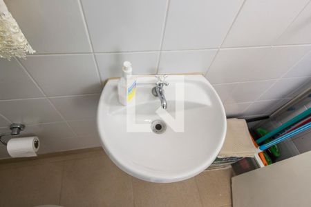 Apartamento à venda com 98m², 2 quartos e 2 vagasDetalhe do banheiro